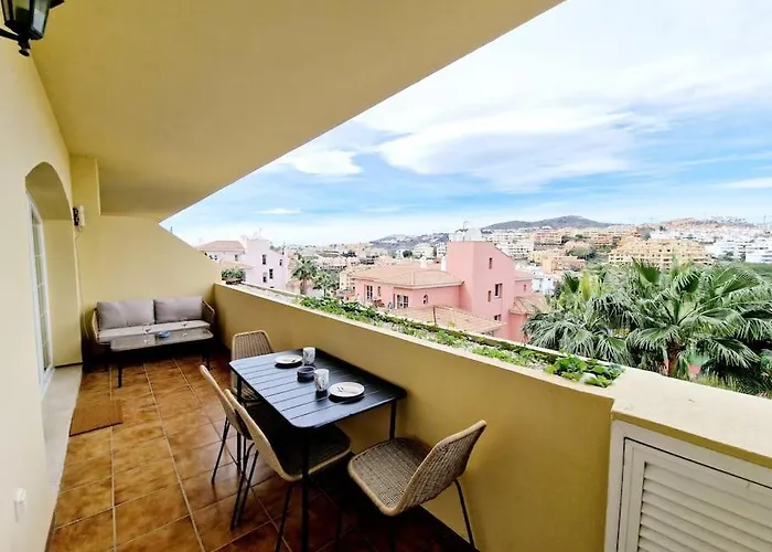 Royal Golf View: 2Br, Pools & Ac