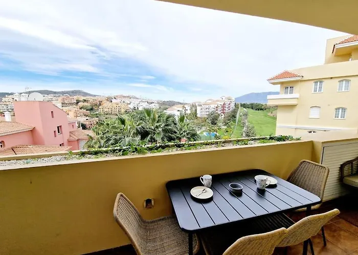 Royal Golf View: 2Br, Pools & Ac
