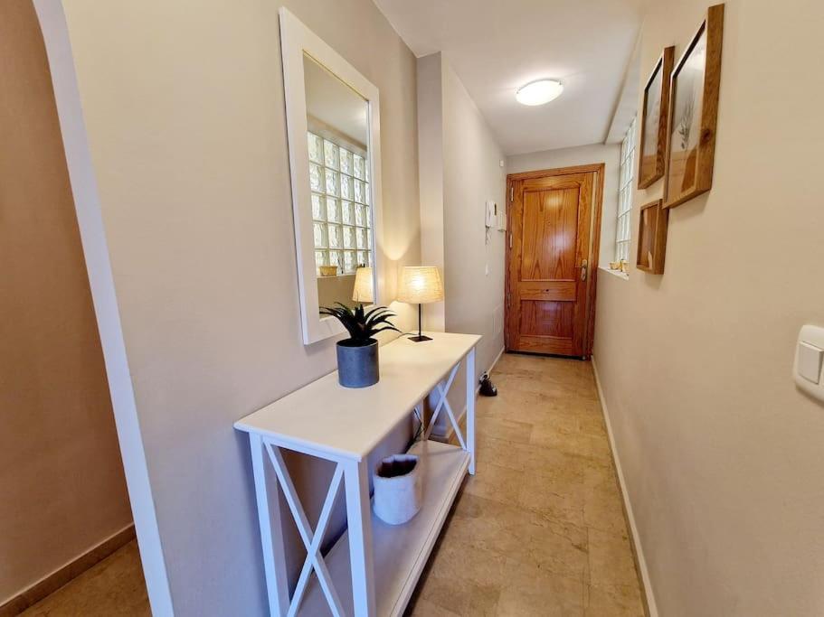 Royal Golf View: 2br, Pools & Ac *