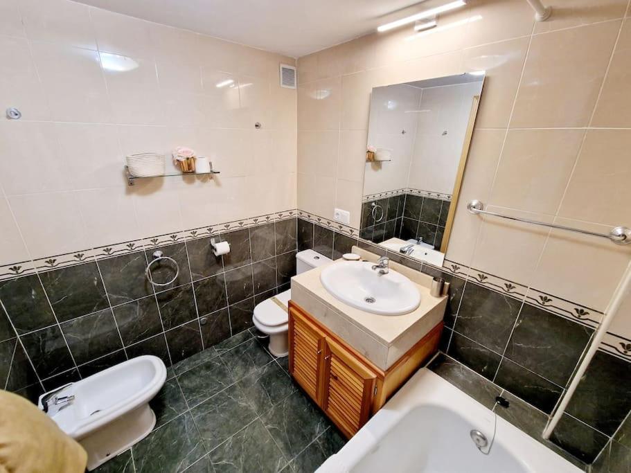 Royal Golf View: 2br, Pools & Ac