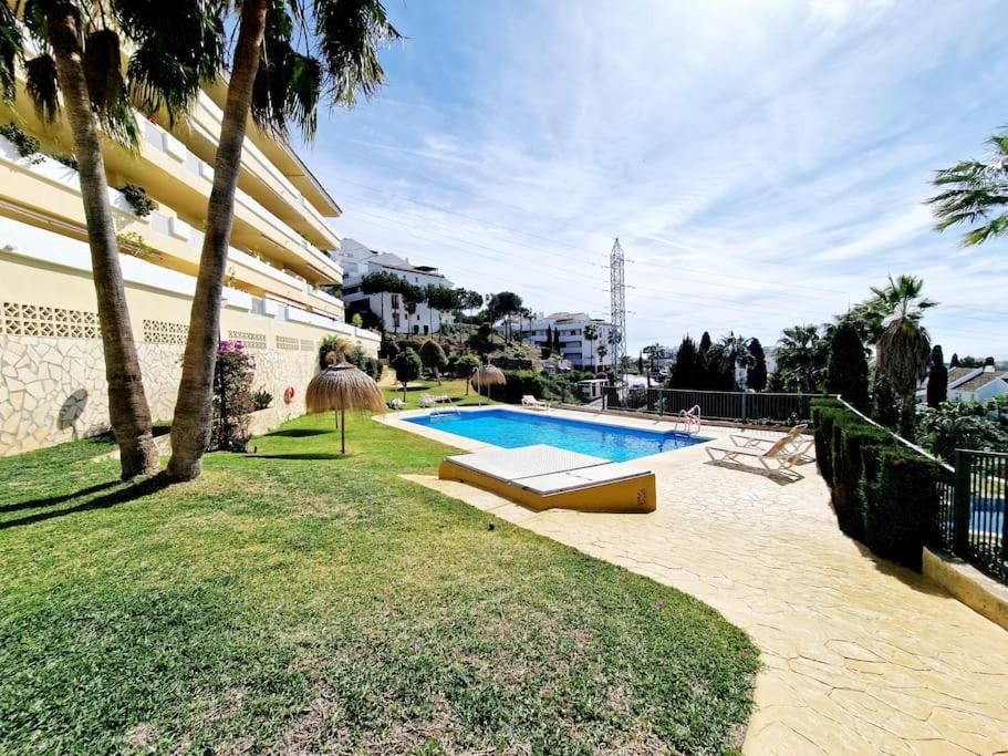 Royal Golf View: 2br, Pools & Ac * Sitio de Calahonda