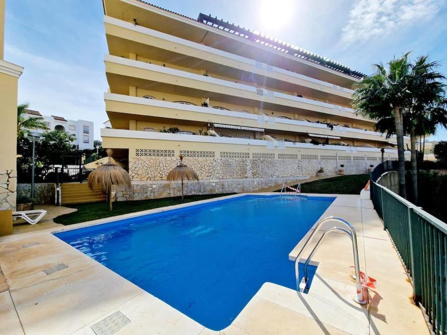 Royal Golf View: 2br, Pools & Ac Sitio de Calahonda