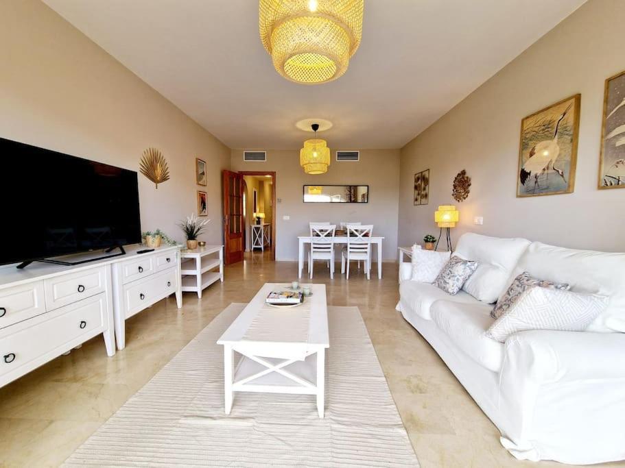 Appartement Royal Golf View: 2br, Pools & Ac Sitio de Calahonda