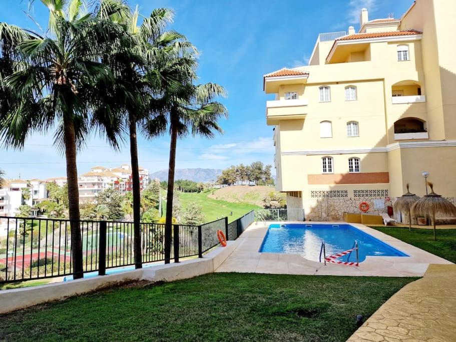 Royal Golf View: 2br, Pools & Ac * Sitio de Calahonda
