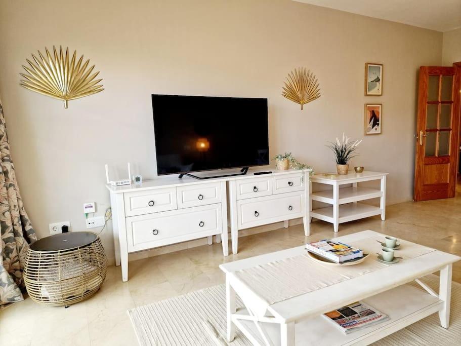 Royal Golf View: 2br, Pools & Ac