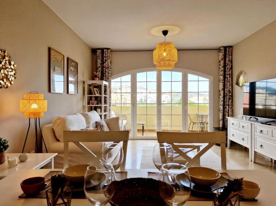 Appartement Royal Golf View: 2br, Pools & Ac Sitio de Calahonda
