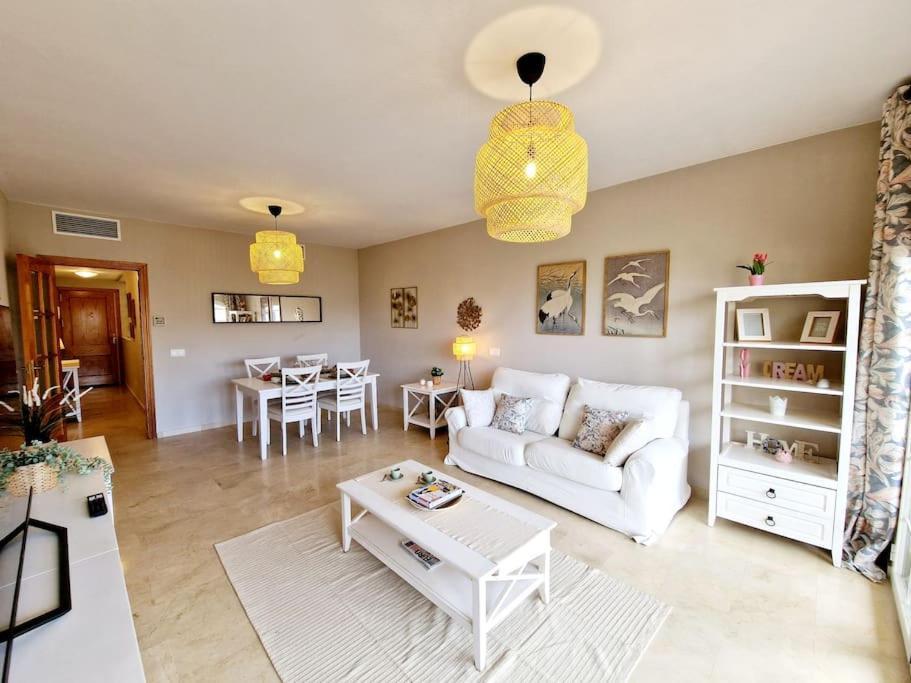 Royal Golf View: 2br, Pools & Ac Sitio de Calahonda