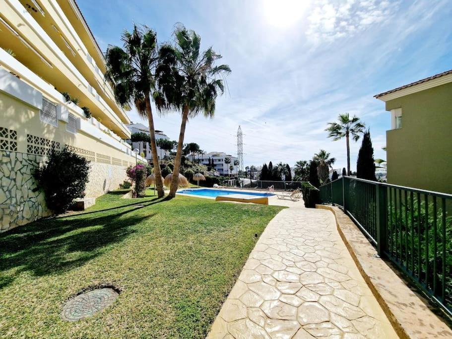 Royal Golf View: 2br, Pools & Ac *